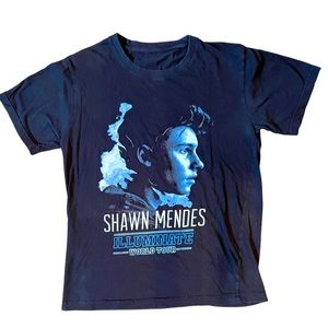 Vintage 2017 Shawn Mendes Illuminate Tour Tee